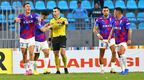 La UC terminó furiosa por el arbitraje de Fernando Vejar.