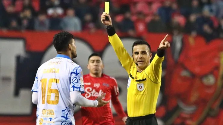 Piero Maza protagoniza curioso incidente en dueño entre Ñublense y Everton.