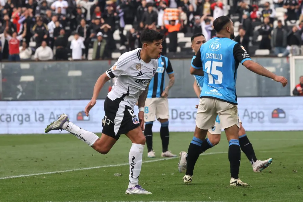 Esteban Pavez presenció en la banca la expulsión de Jorge Almirón | Photosport