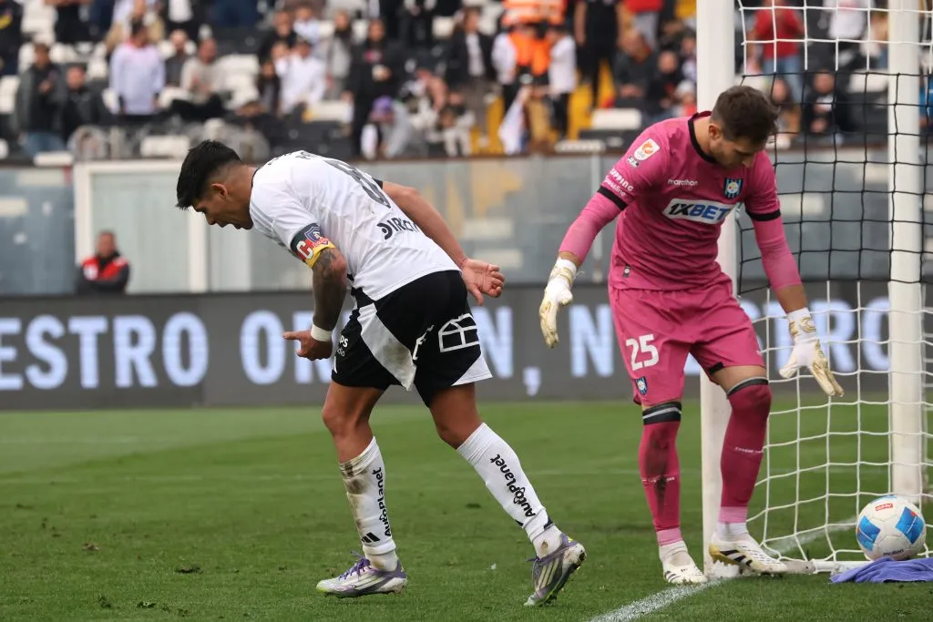 Pavez fue abucheado por sus hinchas. Imagen: Photosport