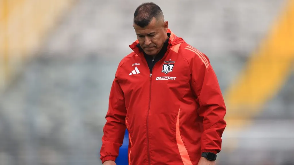 Jorge Almirón una vez más fue expulsado en Colo Colo. Foto: Photosport.