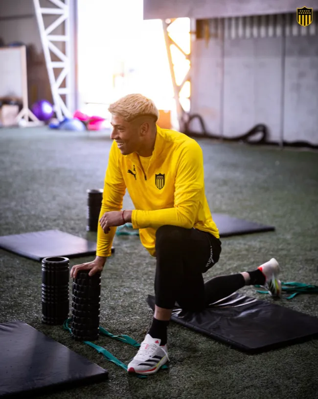 Brayan Cortés ya entrena en Peñarol. (Foto: @OficialCAP).
