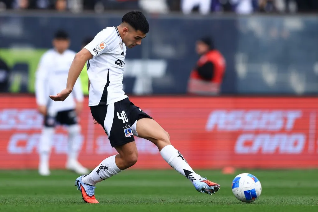 Nicolás Suárez en acción frente a Huachipato. (Felipe Zanca/Photosport).