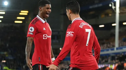 Cristiano Ronaldo y Marcus Rashford celebrando en el Manchester United por la Premier League, 2022.