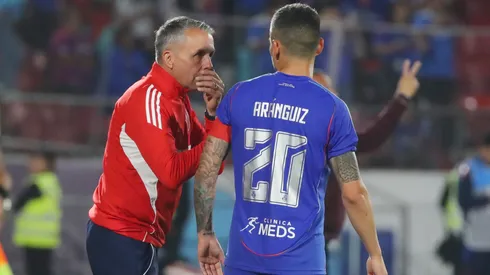 Gustavo Álvarez ha sido sincero con Charles Aránguiz.