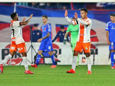 La U entrega en bandeja el título ante su "bestia negra"