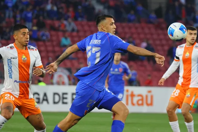 Alejandro Contreras jugó solo 45 minutos en la derrota de Universidad de Chile ante Cobresal. | Foto: Photosport.