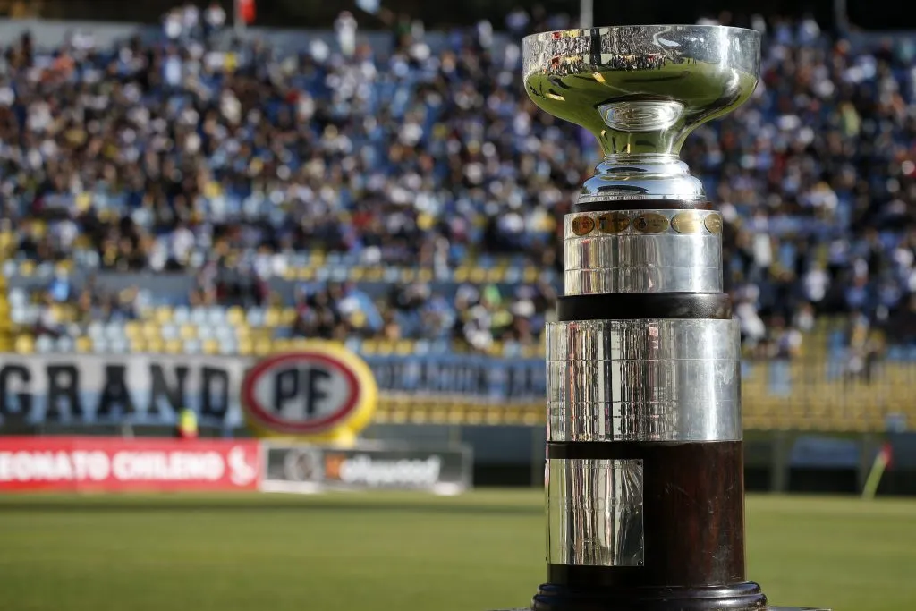 Pese a que estamos en agosto, la Supercopa 2025 entre Colo Colo y Universidad de Chile sigue sin jugarse. | Foto: Photosport.