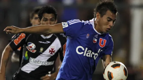 Eduardo Vargas le sigue penando a la U.