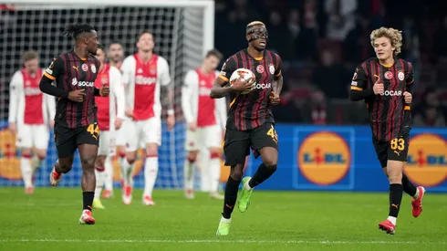 Victor Osimhen firmó por cuatro años en el Galatasaray.