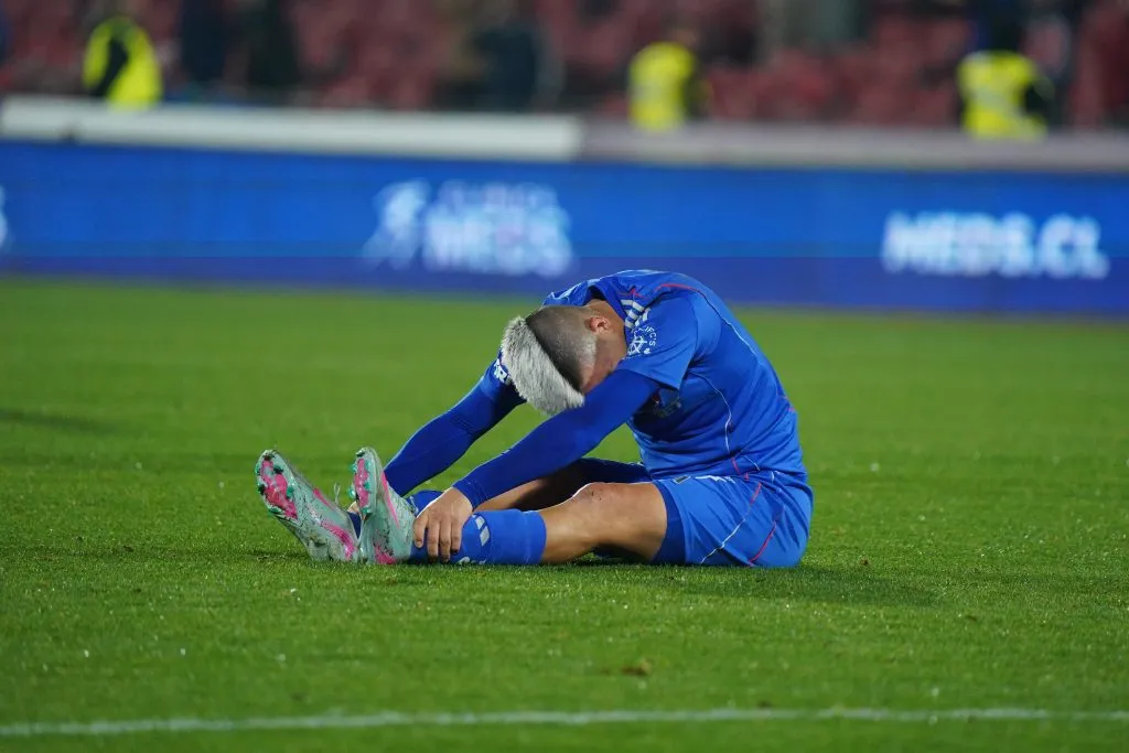 Leandro Fernández no aguantó la pena en la cancha. Foto: Cristian Cona / Emisora Bullanguera.
