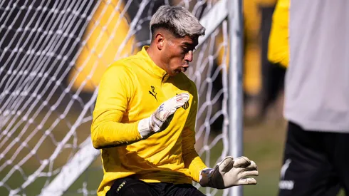 Aseguran que Brayan Cortés seguirá como suplente en Peñarol.