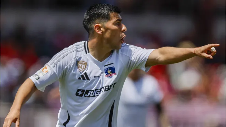 Tomás Alarcón regresa a Colo Colo tras un mes fuera de las canchas.