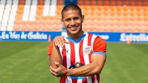 Bryan Mendoza con la camiseta del Lugo de España, último club que defendió antes de venir a probar suerte en Chile.