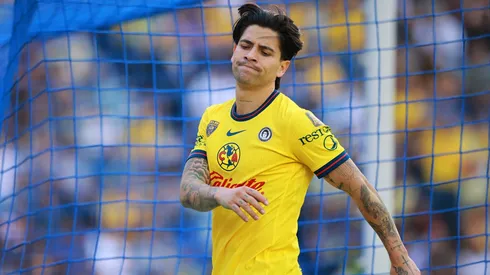 El jugador chileno Víctor Dávila vive tensos momentos en México.