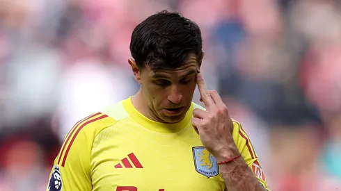 Dibu Martínez recibió una buena noticia: nominado al mejor arquero del mundo