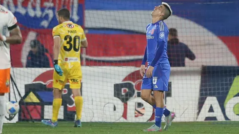 Leandro Fernández falló el penal que le pudo dar el empate a la U ante Cobresal.