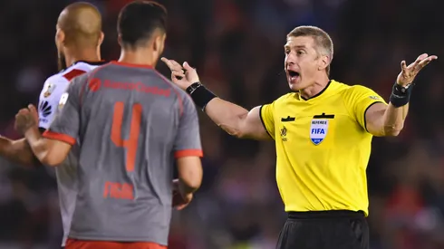 Anderson Daronco, el árbitro del duelo entre la U e Independiente.