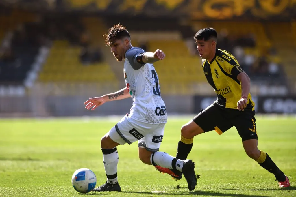 El duelo entre Coquimbo Unido y Deportes Limache dejó bastante polémica en el Sánchez Rumoroso. | Foto: Photosport.