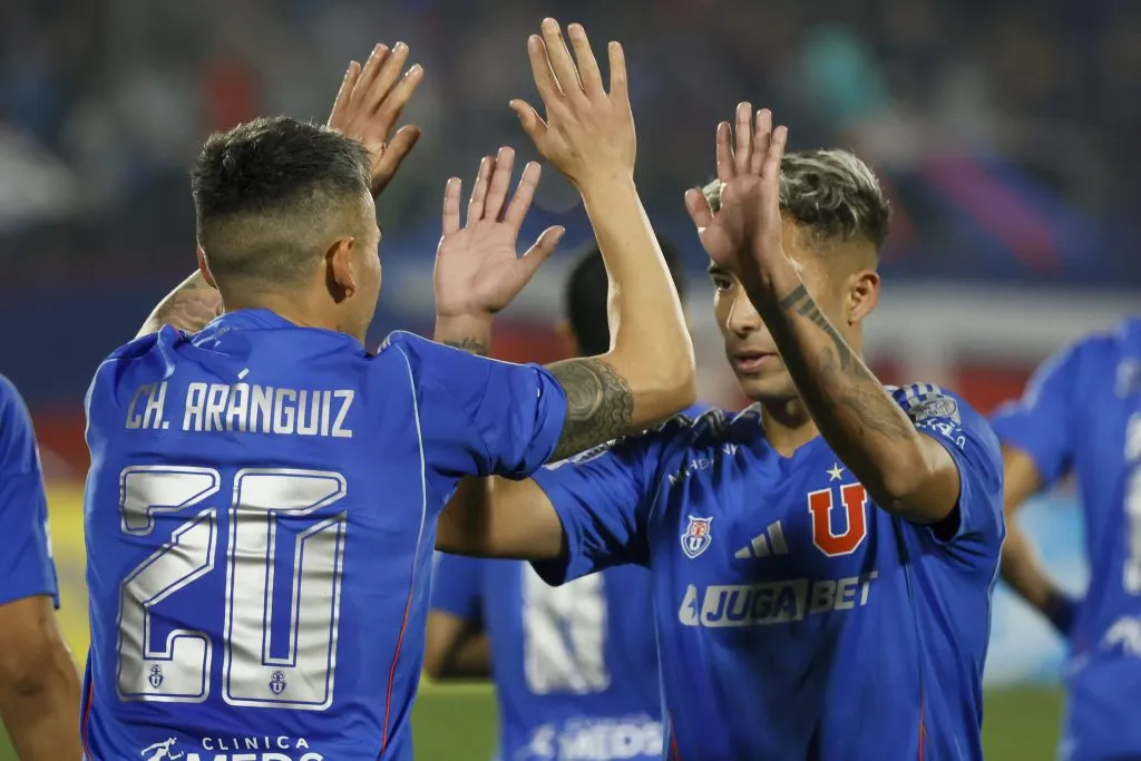 Los Azules van en exclusiva por DSports y DGO en el duelo ante Independiente. (Foto: Andres Pina/Photosport)