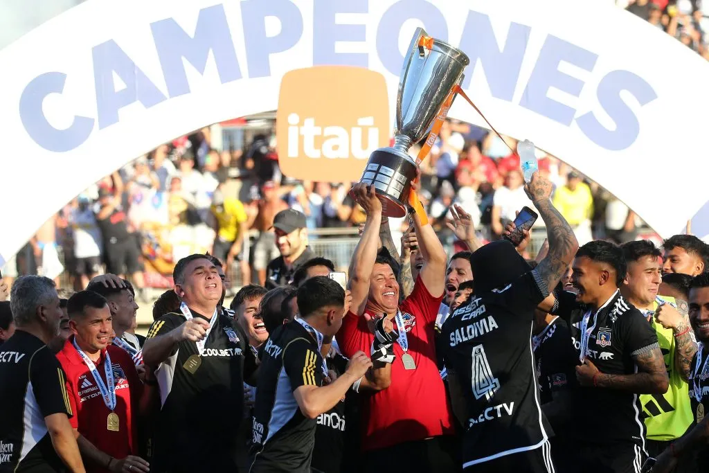 Colo Colo fue el campeón en 2024 bajo la tutela de Jorge Almirón. (Javier Salvo/Photosport).