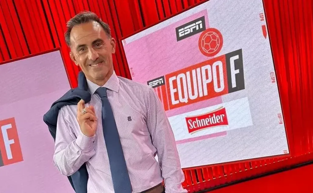 Latorre aburrido con el chileno: se lanza contra Carlos Palacios en Boca Juniors.