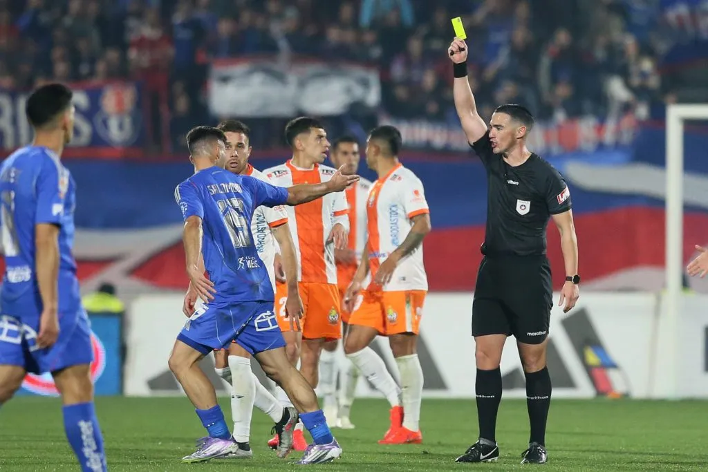 Gastón Phillippe fue muy polémico en el duelo de la U ante Cobresal