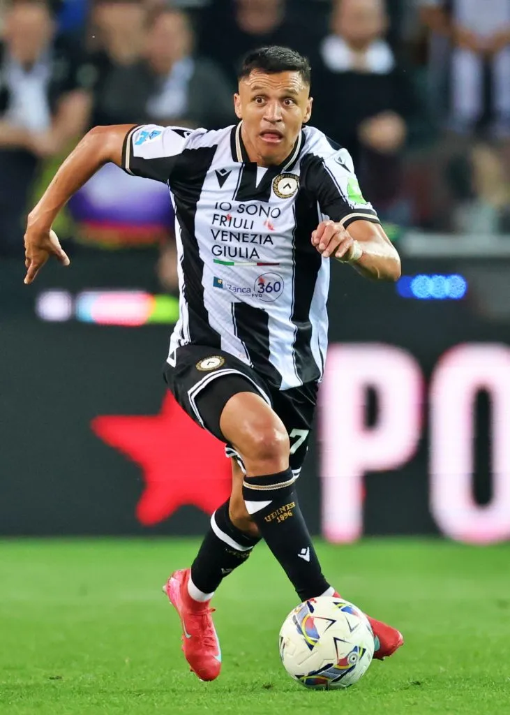 Alexis Sánchez tiene contrato con Udinese hasta junio del 2026 (Photosport)
