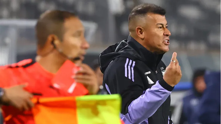 Jorge Almirón se fue con todo contra los árbitros.