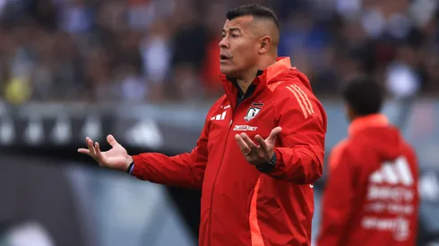 Almirón explica el nivel de Colo Colo y vaticina el partido contra Everton.