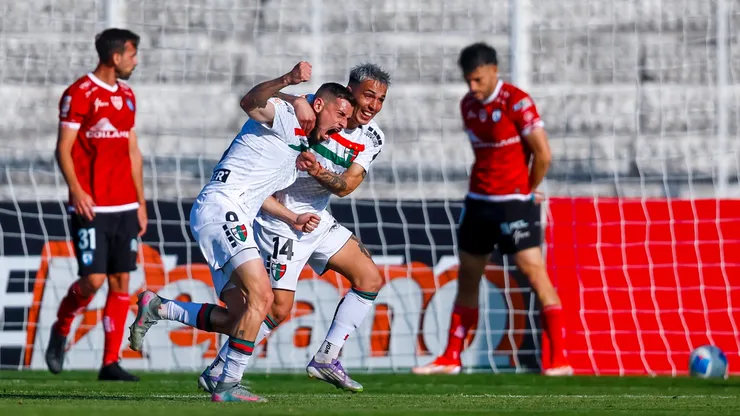 Palestino abrió la fecha 19 en Liga de Primera ante Iquique.