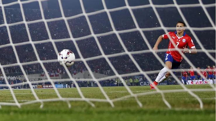 Duda y polémica: ¿quién iba a tirar el quinto penal de Chile contra Argentina el 2015?