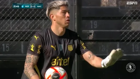 Cortés tuvo su debut oficial en Peñarol