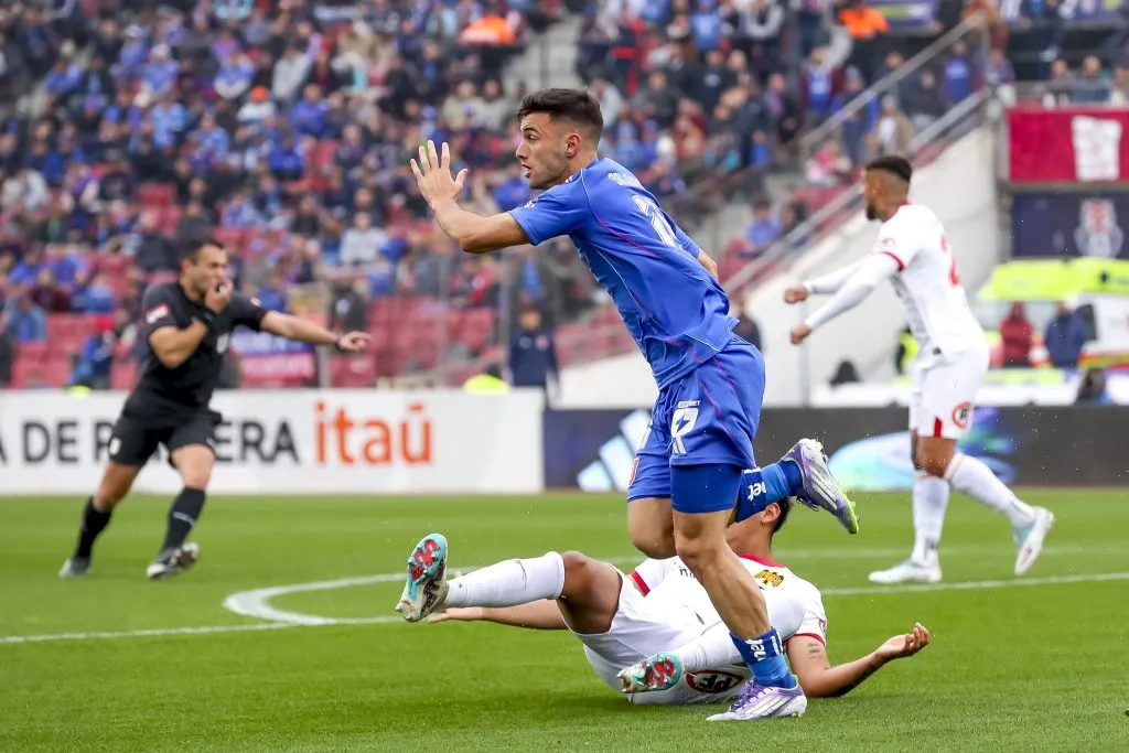 Felipe Salomoni fue uno de los refuerzos que hoy fue titular. Foto: Pepe Alvujar/Photosport