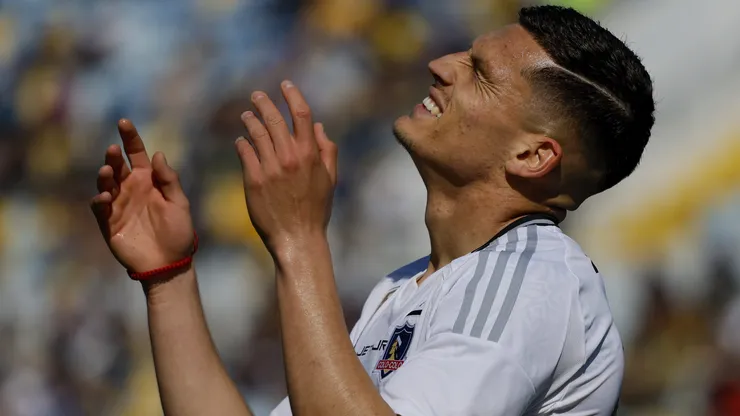 Lucas Cepeda se lamenta en Colo Colo.