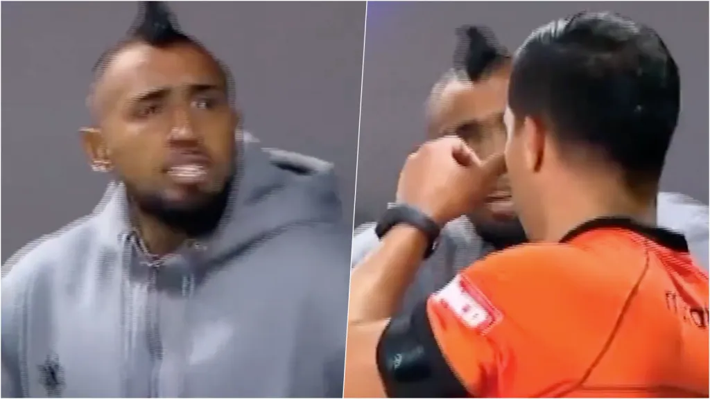 Arturo Vidal encara al árbitro