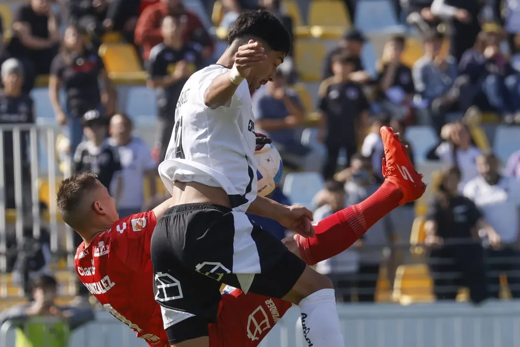 Ignacio González ante Colo Colo. Foto: Sebastian Cisternas/Photosport