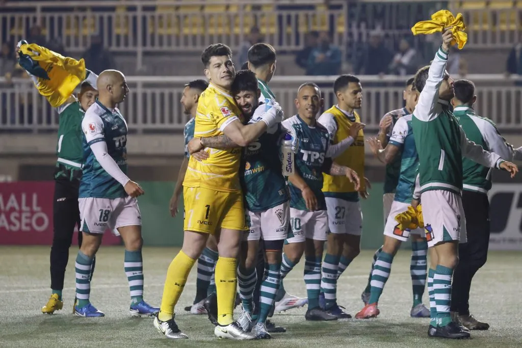 Santiago Wanderers es uno de los líderes de la B. Foto: Sebastian Cisternas/Photosport
