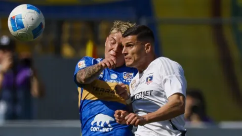Lucas Cepeda tuvo una dura lucha con él cuando se lo cruzó en el emate de Colo Colo vs Everton.