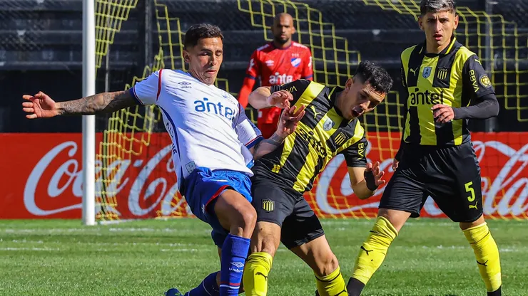 Leo Fernández es una de las figuras de Peñarol.