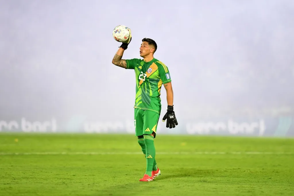 Brayan Cortés es el arquero de La Roja | Getty Images