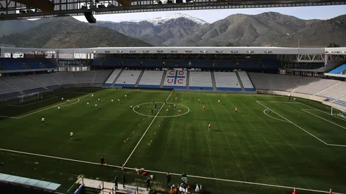 Avisan que la nueva cancha de la Católica durará 10 años, siempre y cuando...