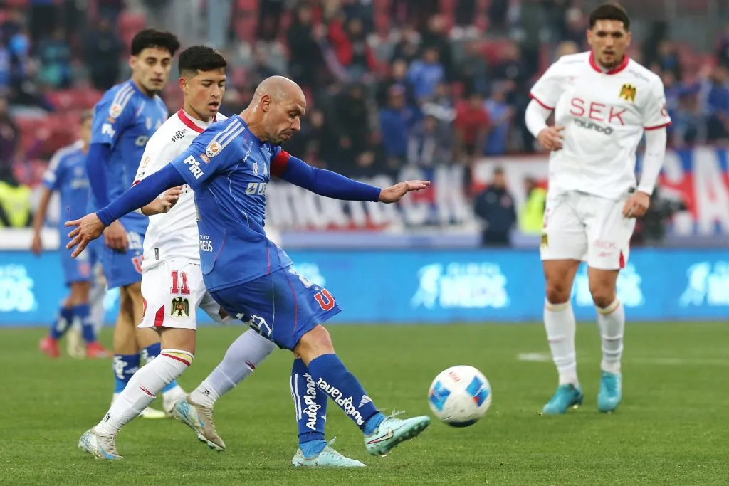 Marcelo Díaz entrenó en el equipo alternativo vs Independiente. Foto: Javier Salvo/Photosport