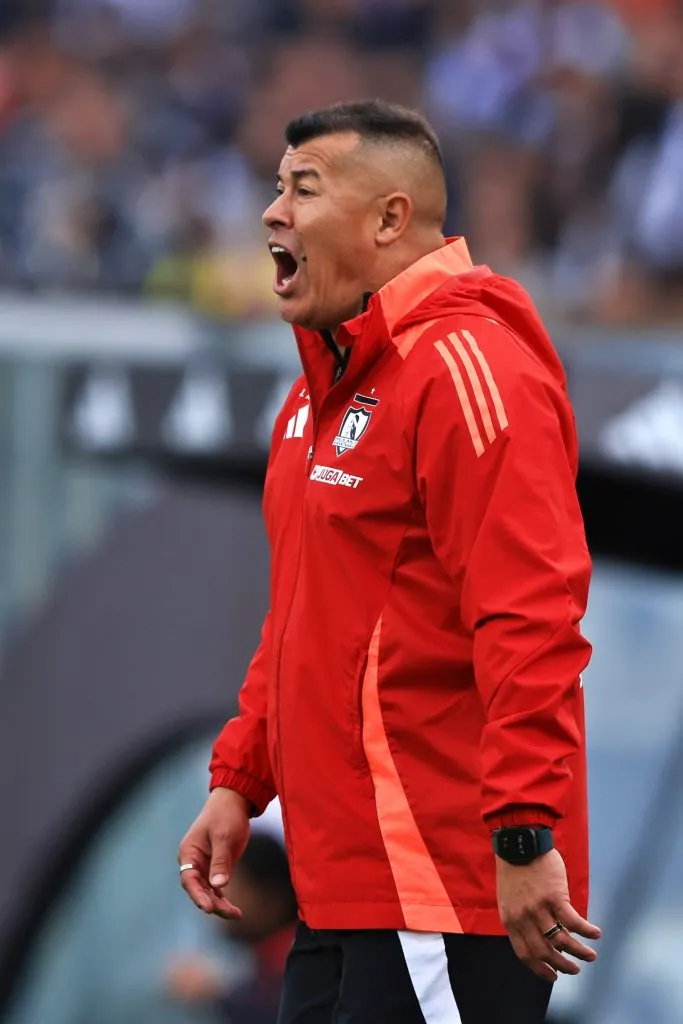 Jorge Almirón sigue siendo el técnico de Colo Colo (Photosport)