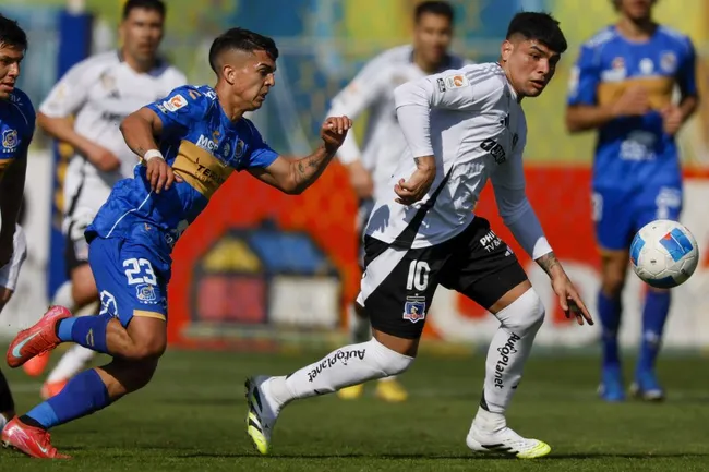 Claudio Aquino sigue sin poder despegar en Colo Colo. | Foto: Photosport.