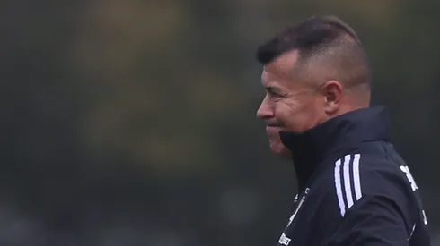 Almirón lo pasa mal en Colo Colo.