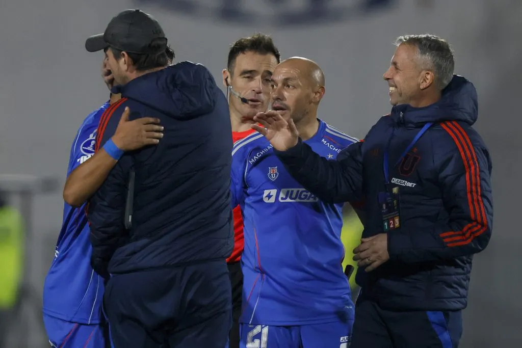 Gustavo Álvarez asegura que ahora sólo se preocupa de los jugadores que están en U de Chile. Foto: Andres Pina/Photosport