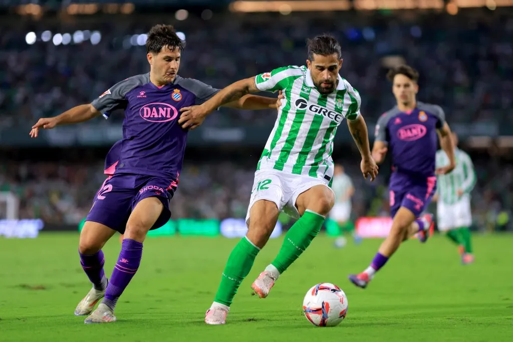 Ricardo Rodríguez puede salir de Betis. (Photo by Fran Santiago/Getty Images)