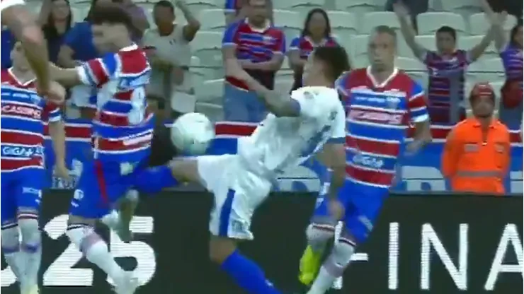 Claudio Baeza se ganó tarjeta amarilla al inicio del partido, pero jugó un buen encuentro de todos modos.