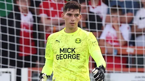 Vicente Reyes tuvo su estreno en Peterborough United, que se quedó fuera.